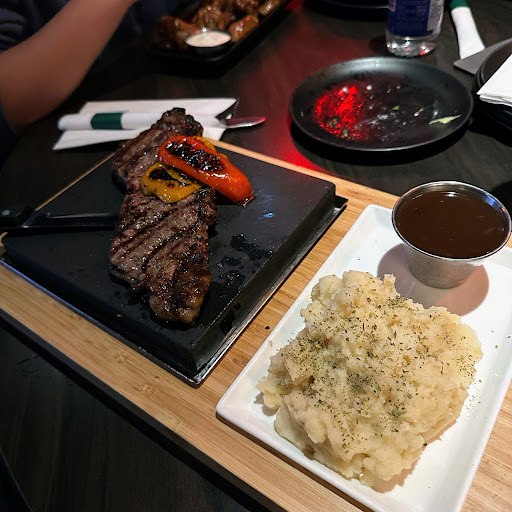 Photo of Haze Restaurant + Lounge - Yonge St Richmond Hill - 9737 Yonge St Unit 211, Richmond Hill, ON L4C 8S7